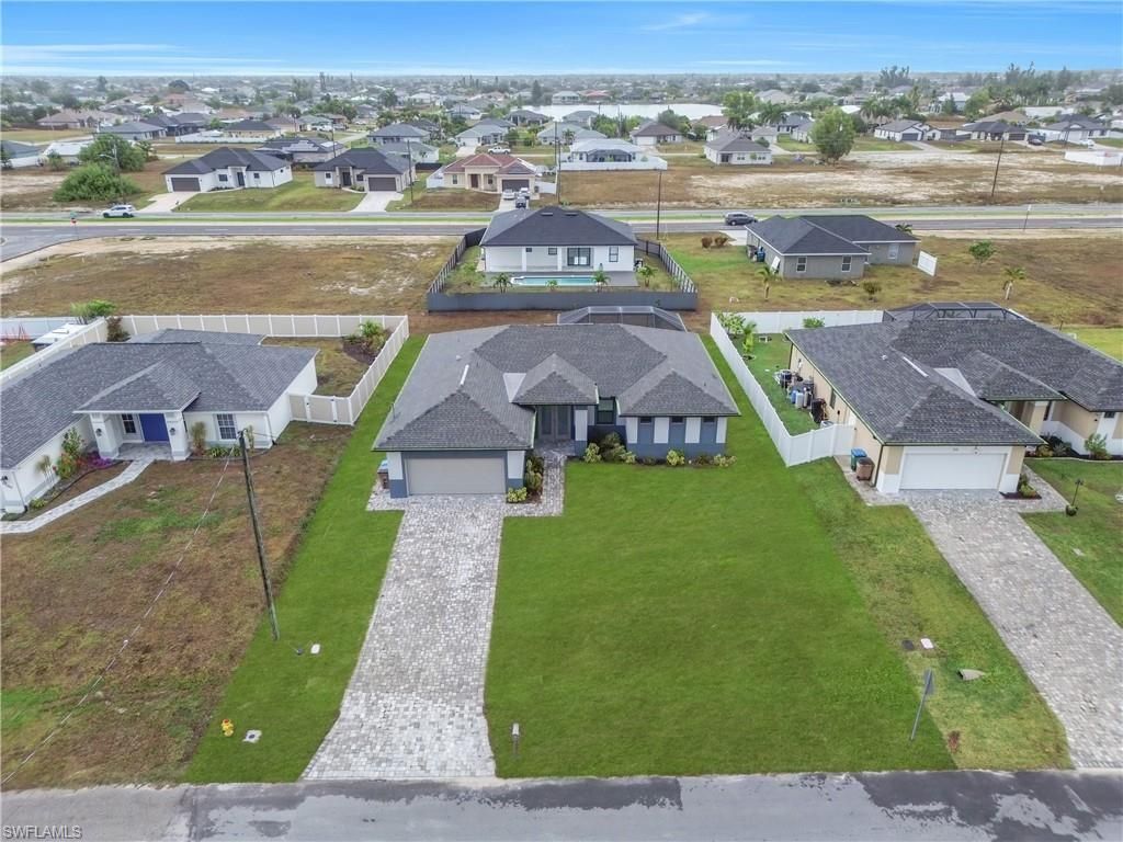309 NE 15th Ter, Cape Coral, FL 33909 Photo