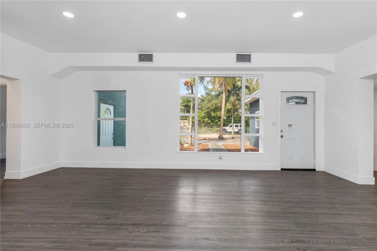 434 NW 110th St, Miami, FL 33168 Photo