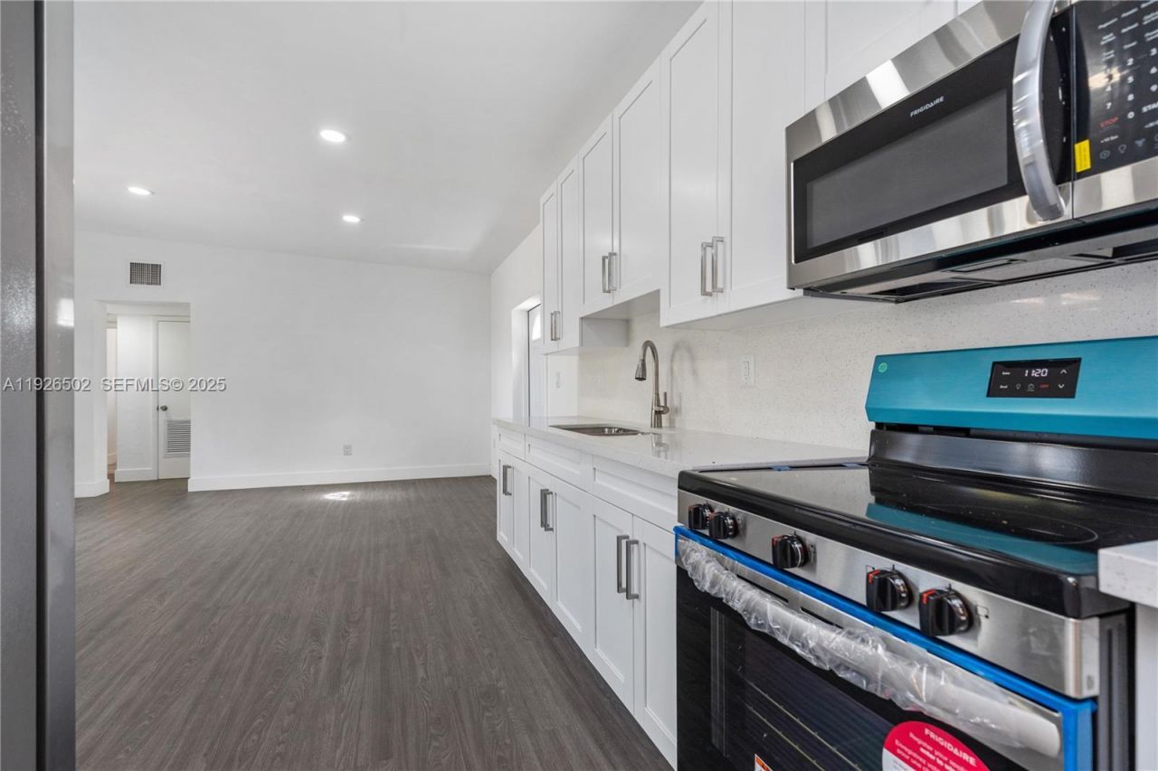 434 NW 110th St, Miami, FL 33168 Photo