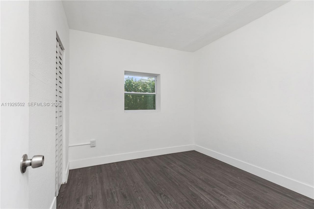 434 NW 110th St, Miami, FL 33168 Photo