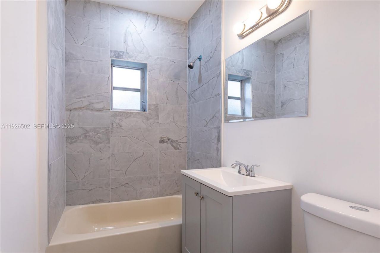 434 NW 110th St, Miami, FL 33168 Photo