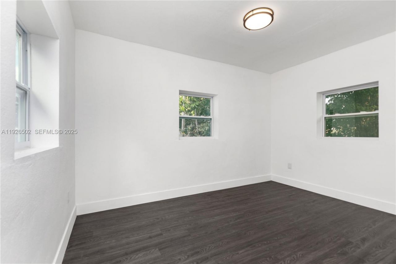 434 NW 110th St, Miami, FL 33168 Photo