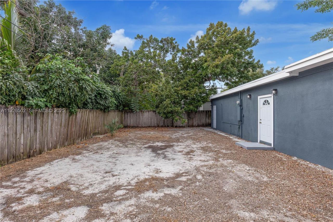 434 NW 110th St, Miami, FL 33168 Photo