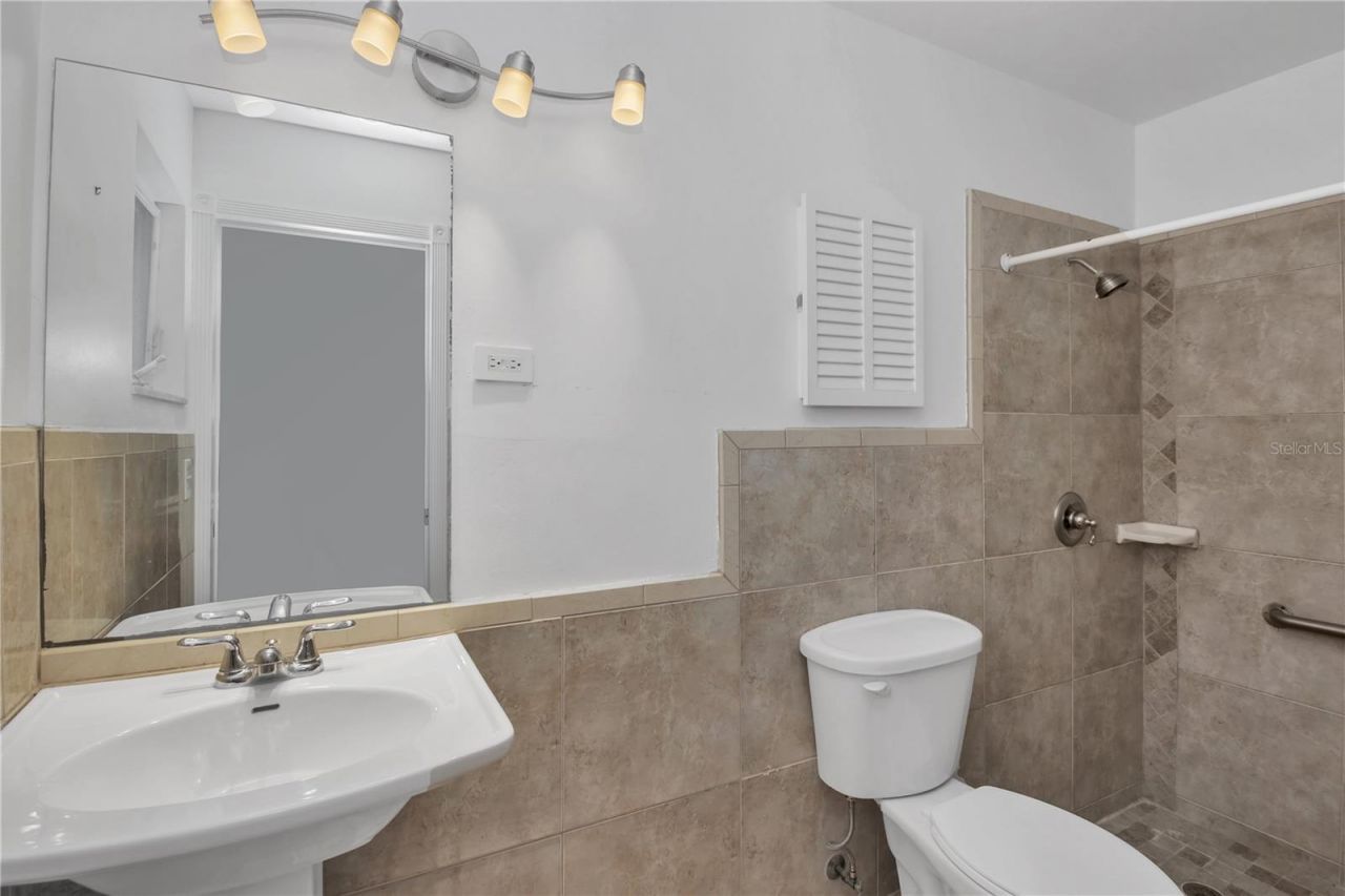 445 Desoto Drive, New Smyrna Beach, FL 32169 Photo