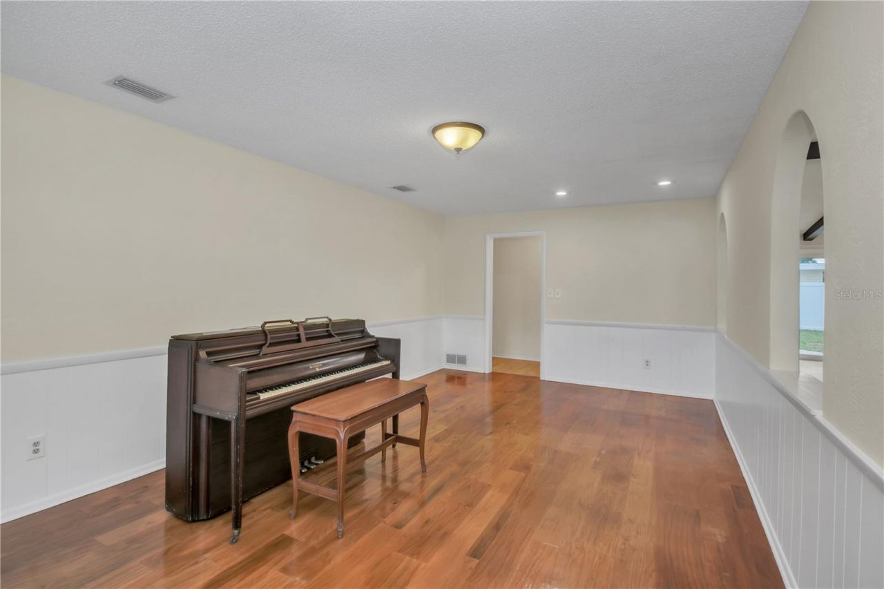 445 Desoto Drive, New Smyrna Beach, FL 32169 Photo