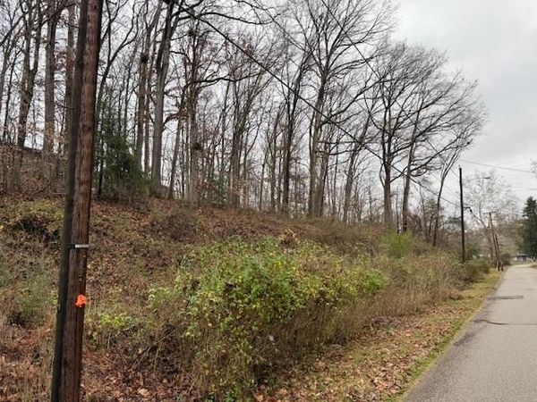 Autumn Dr, DUNBAR, WV 25064