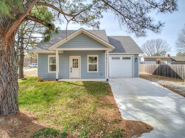 1701 E McGill Circle, Eufaula, OK 74432