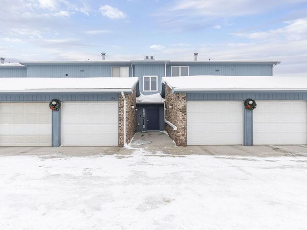 155 E San Marnan Drive, Unit 2, Waterloo, IA 50702