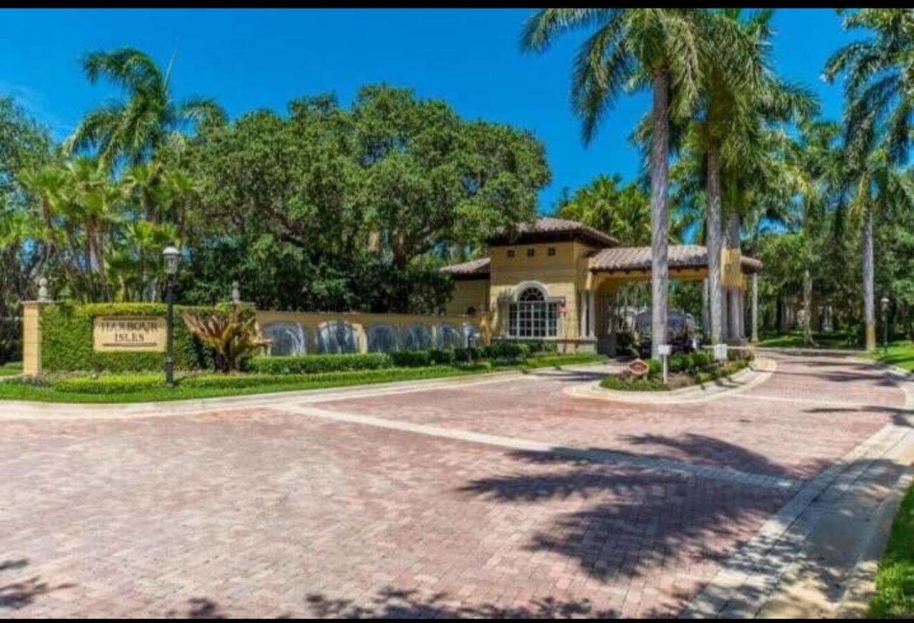 828 Harbour Isle Place, North Palm Beach, FL 33410 Photo