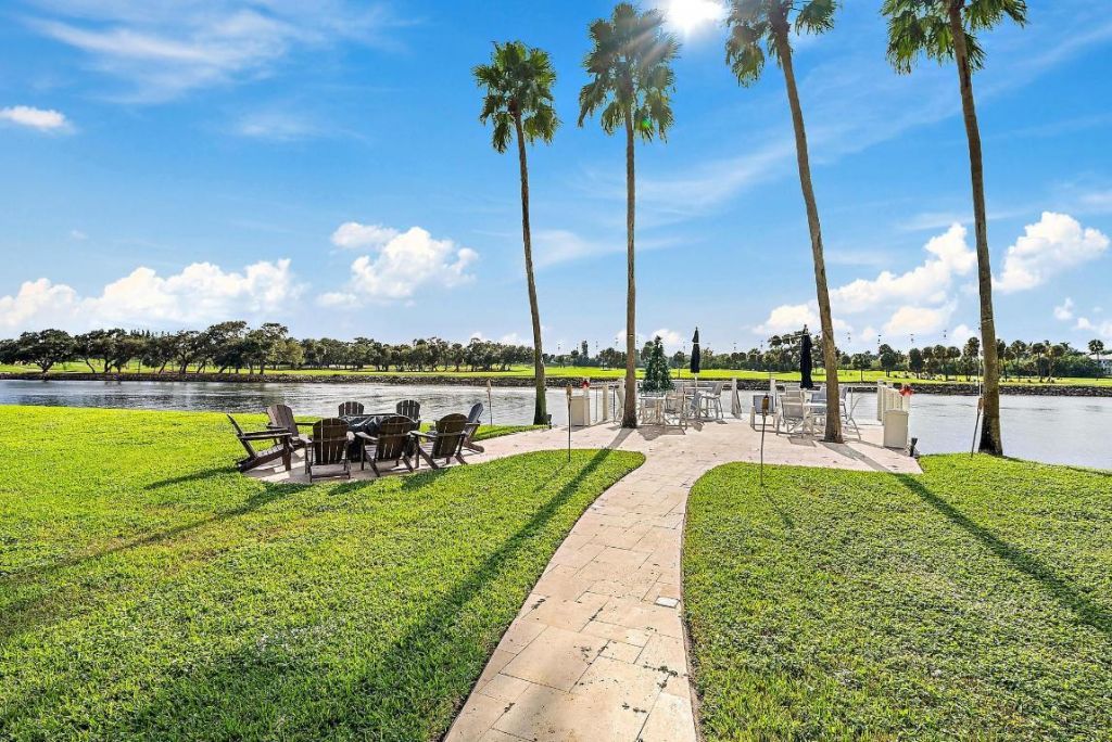 356 Golfview Road, Unit 805, North Palm Beach, FL 33408 Photo