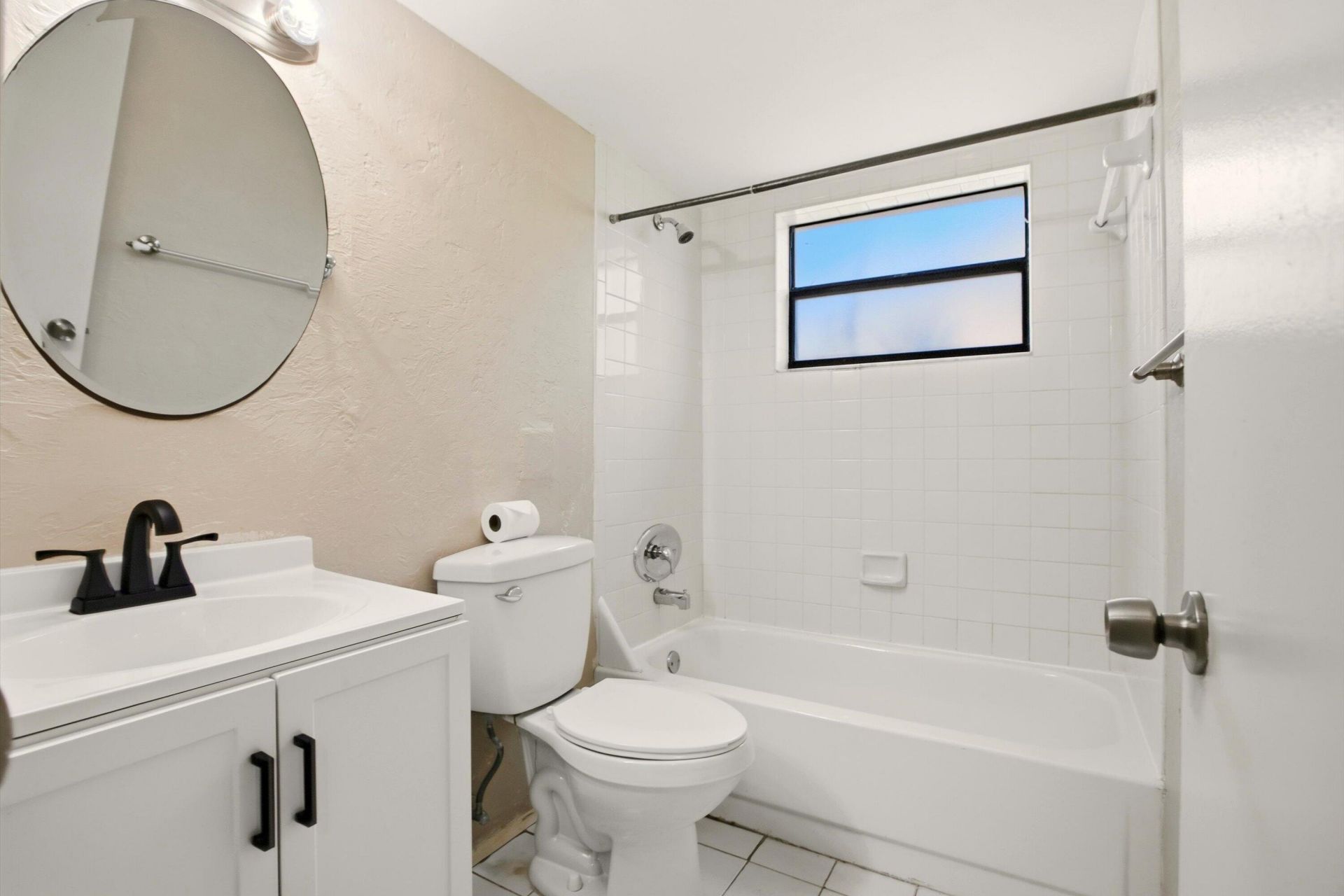 10049 Winding Lake Road, Unit 104, Sunrise, FL 33351 Photo