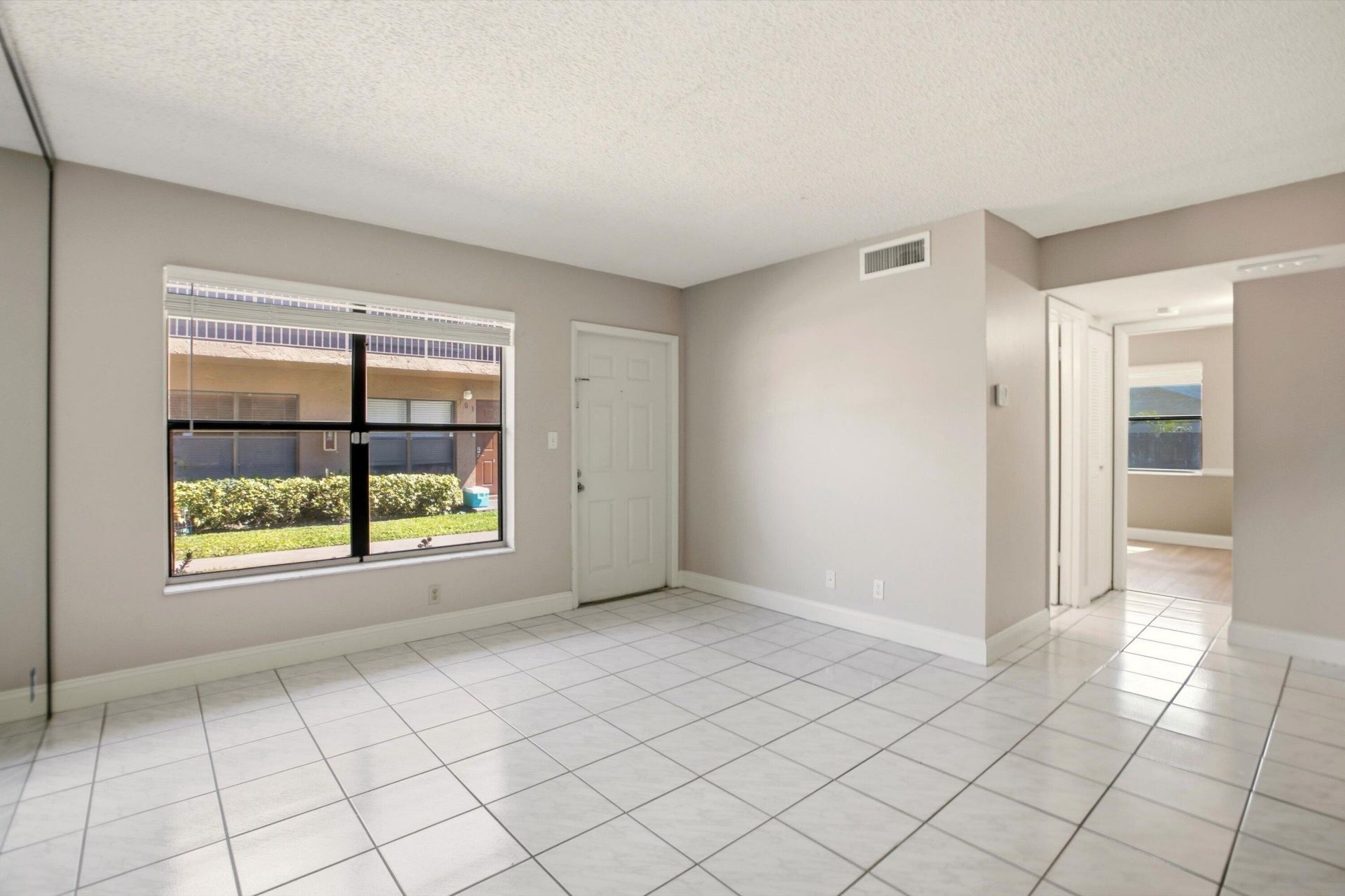 10049 Winding Lake Road, Unit 104, Sunrise, FL 33351 Photo