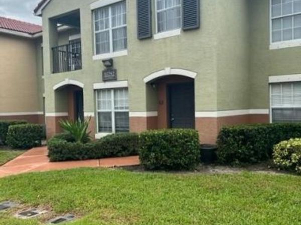 10282 Fox Trail Road, Unit 210, Royal Palm Beach, FL 33411