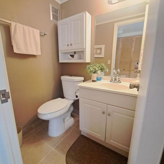 125 Norwich F, West Palm Beach, FL 33417 Photo
