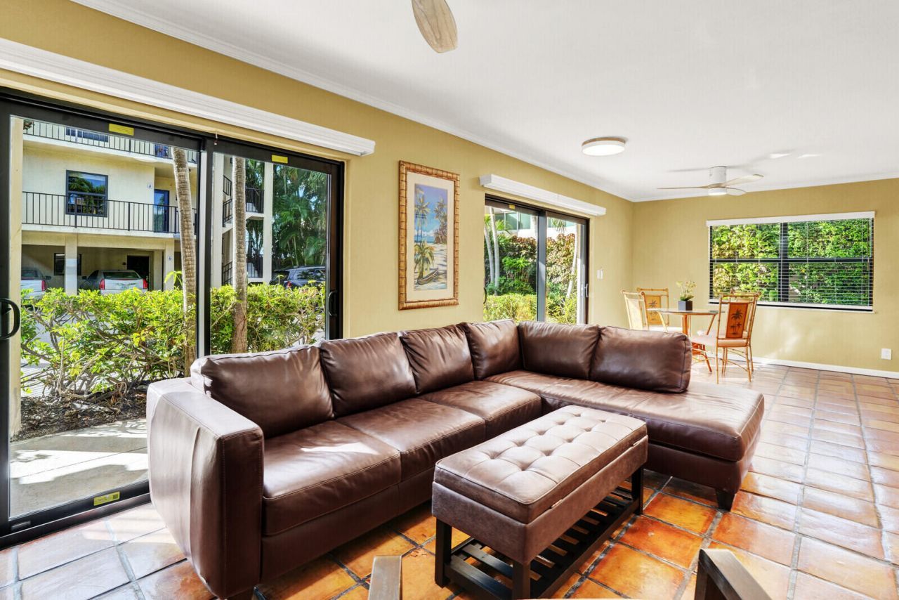 300 Inlet Way, Unit 2, Palm Beach Shores, FL 33404 Photo