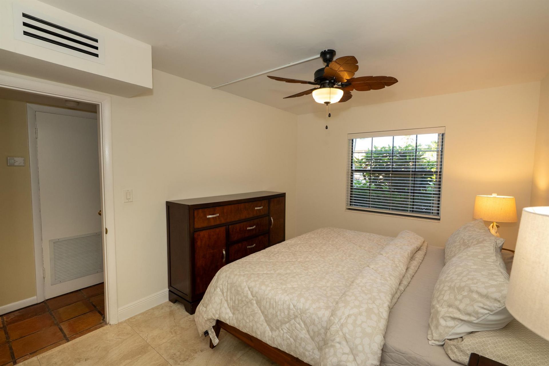 300 Inlet Way, Unit 2, Palm Beach Shores, FL 33404 Photo