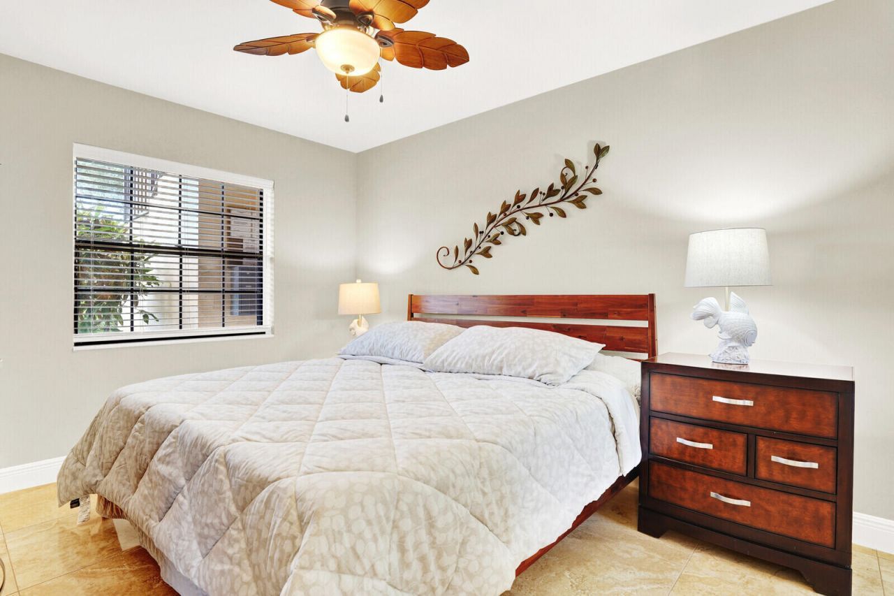 300 Inlet Way, Unit 2, Palm Beach Shores, FL 33404 Photo