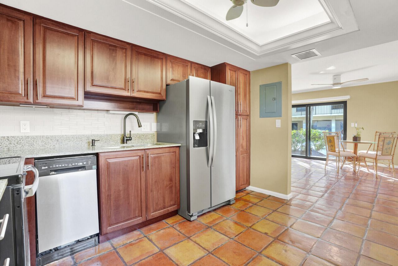 300 Inlet Way, Unit 2, Palm Beach Shores, FL 33404 Photo