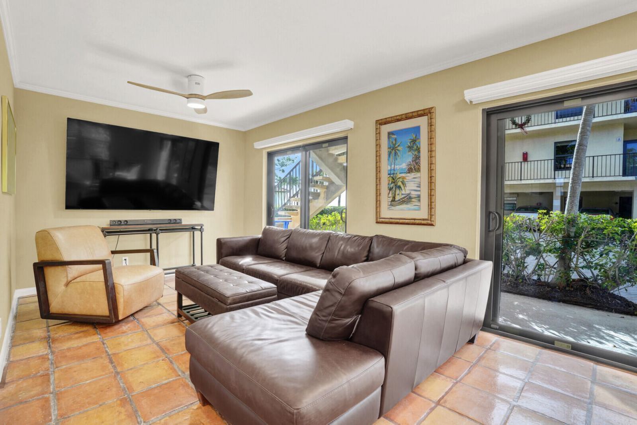 300 Inlet Way, Unit 2, Palm Beach Shores, FL 33404 Photo