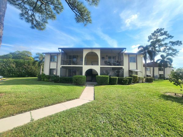 310 Knotty Pine Circle, Unit D-2, Greenacres, FL 33463
