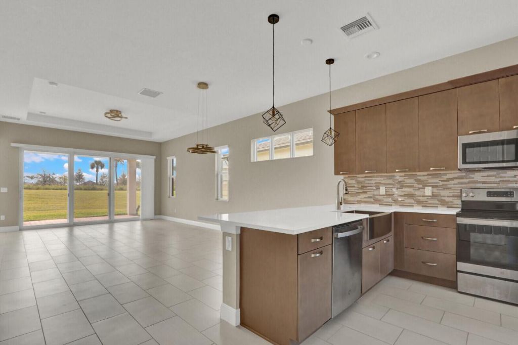 9273 SW Pepoli Way, Port Saint Lucie, FL 34987 Photo