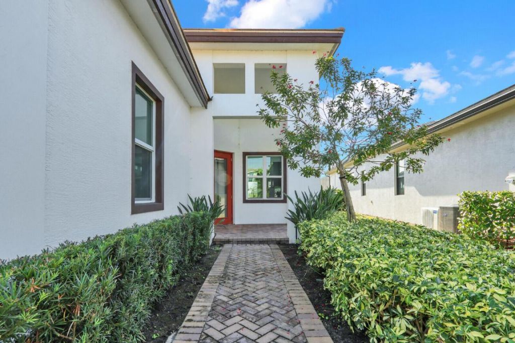 9273 SW Pepoli Way, Port Saint Lucie, FL 34987 Photo