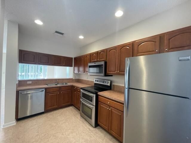 5219 Palmbrooke Circle, West Palm Beach, FL 33417 Photo