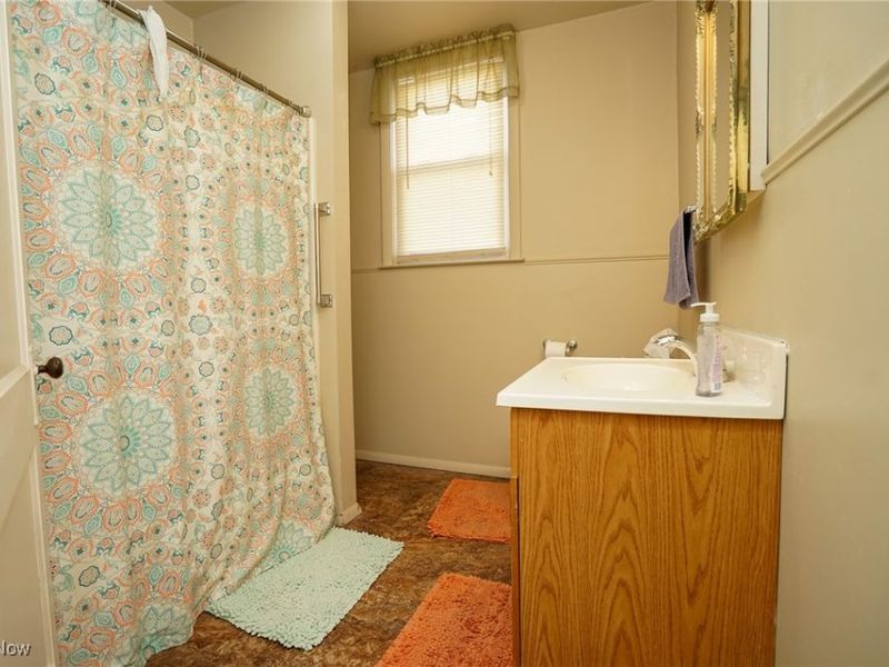 676 S Stateline Road, Masury, OH 44438 Photo 13