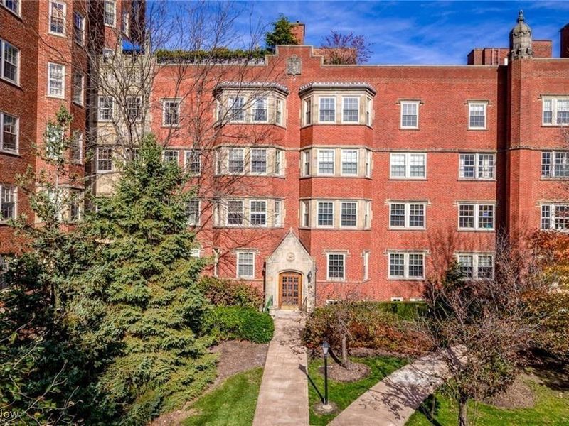 13605 Shaker Boulevard, Unit 2B, Cleveland, OH 44120 Photo 2