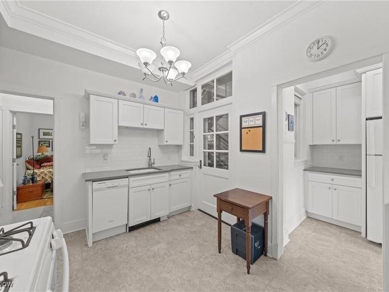 13605 Shaker Boulevard, Unit 2B, Cleveland, OH 44120 Photo 23