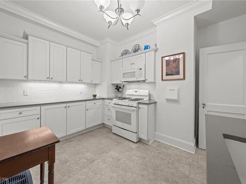 13605 Shaker Boulevard, Unit 2B, Cleveland, OH 44120 Photo 24