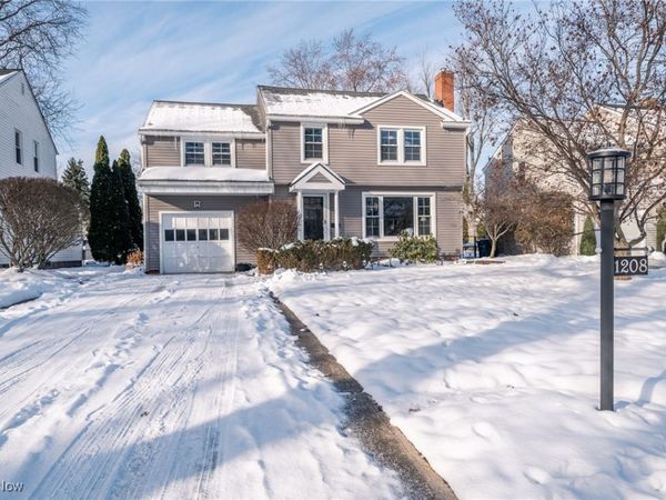 1208 Croyden Road, Lyndhurst, OH 44124