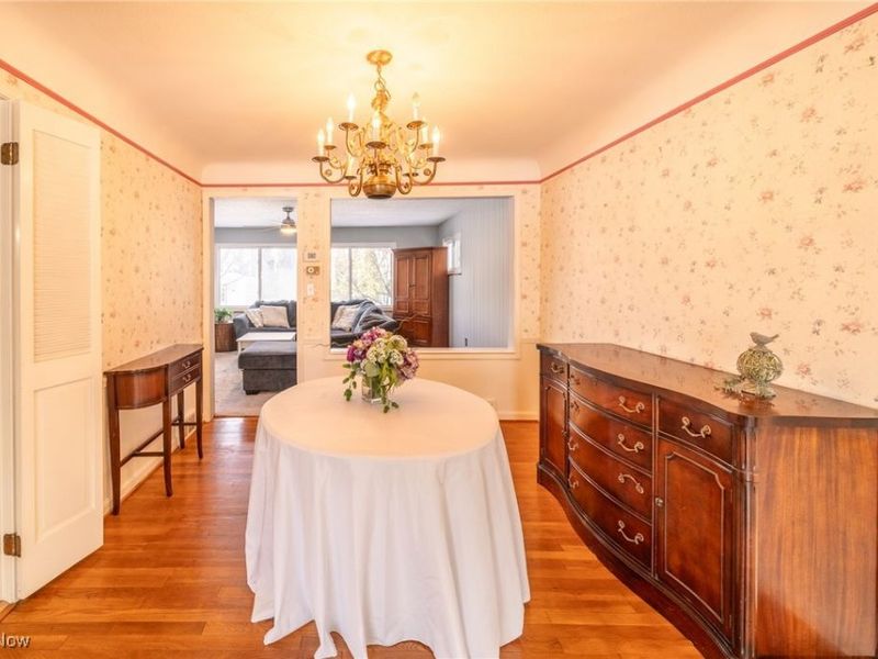 1208 Croyden Road, Lyndhurst, OH 44124 Photo 10