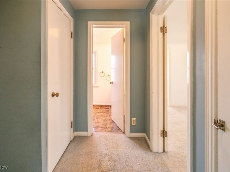 1208 Croyden Road, Lyndhurst, OH 44124 Photo 16