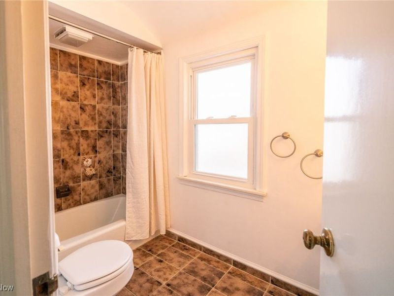 1208 Croyden Road, Lyndhurst, OH 44124 Photo 26