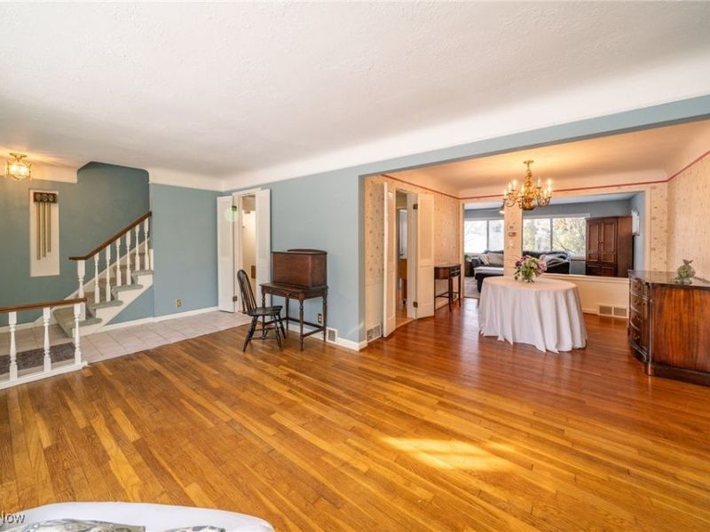 1208 Croyden Road, Lyndhurst, OH 44124 Photo 7