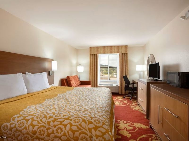 43945 Marietta Road, Caldwell, OH 43724 Photo 10