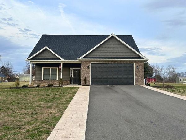 5570 New Pleasant WAY, Salem, VA 24153