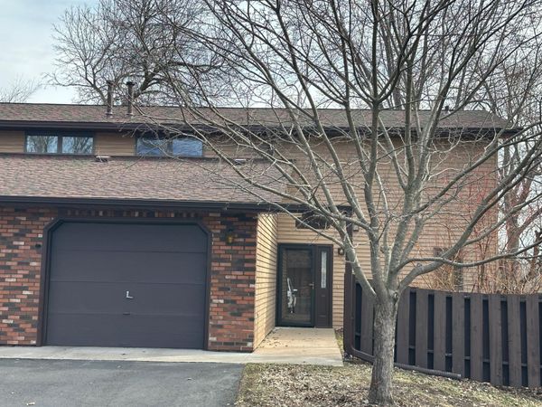 434 E 11th Street, Unit I, New Richmond, WI 54017