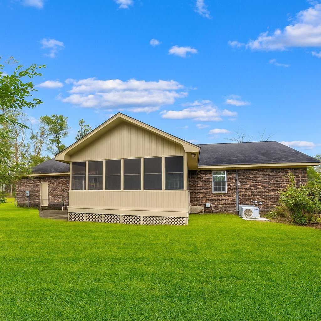 100 Flicker Lane Photo 5