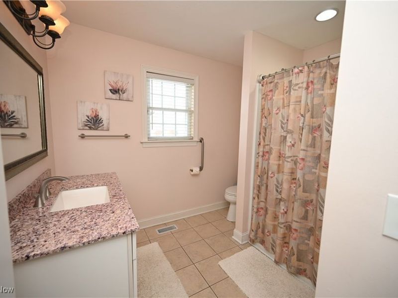 170 Sandy Court, Unit 7, New Middletown, OH 44442 Photo 22