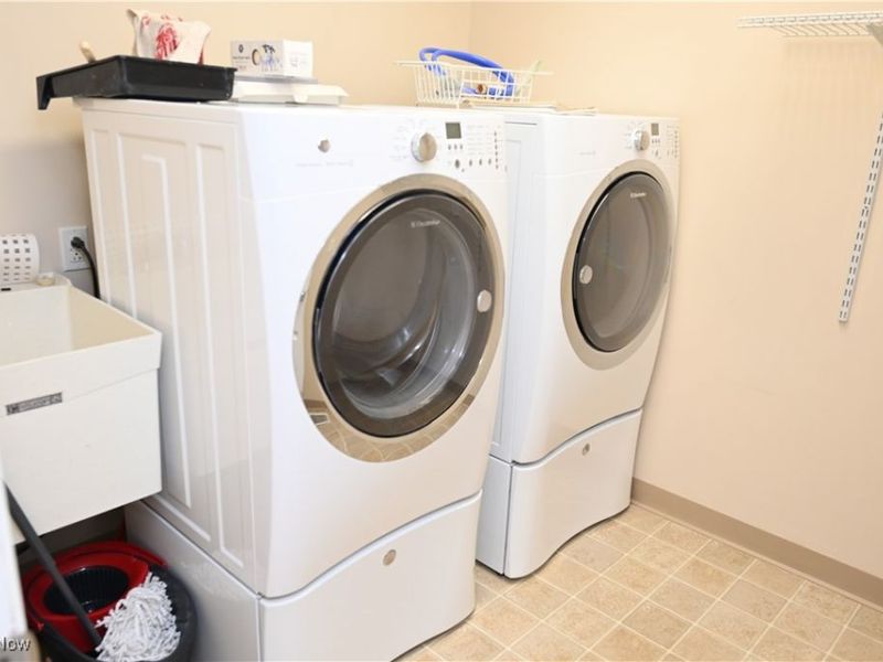 170 Sandy Court, Unit 7, New Middletown, OH 44442 Photo 24