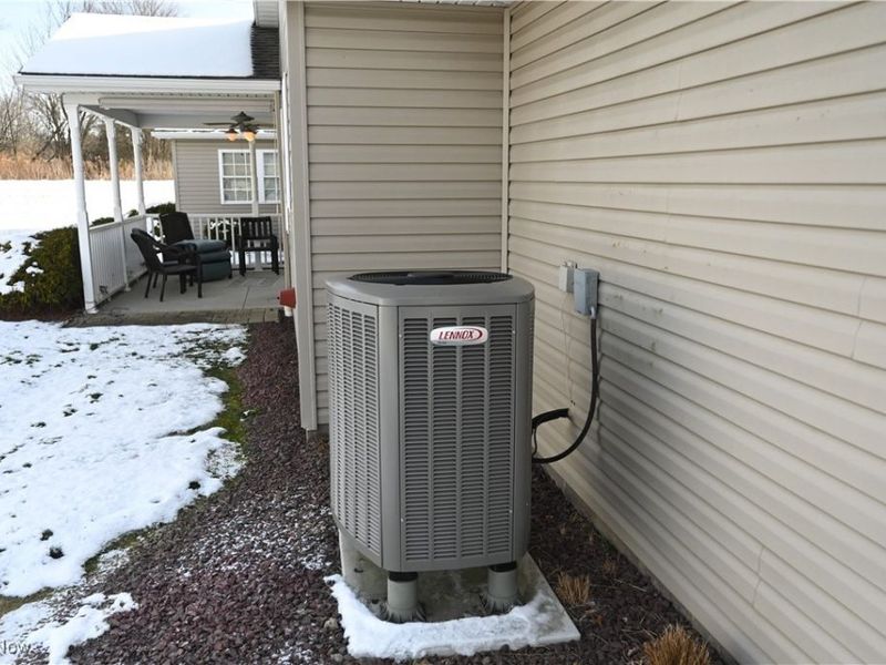 170 Sandy Court, Unit 7, New Middletown, OH 44442 Photo 4