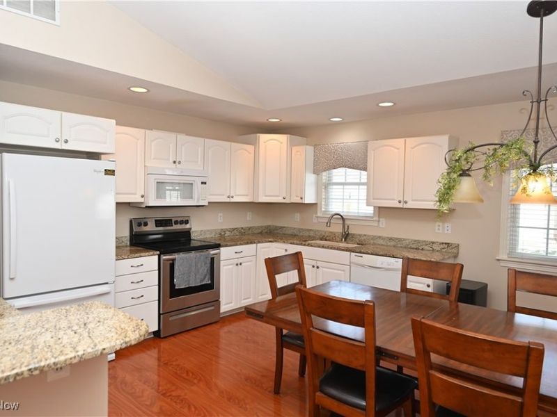 170 Sandy Court, Unit 7, New Middletown, OH 44442 Photo 5