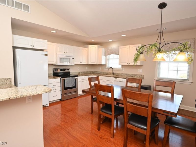 170 Sandy Court, Unit 7, New Middletown, OH 44442 Photo 6