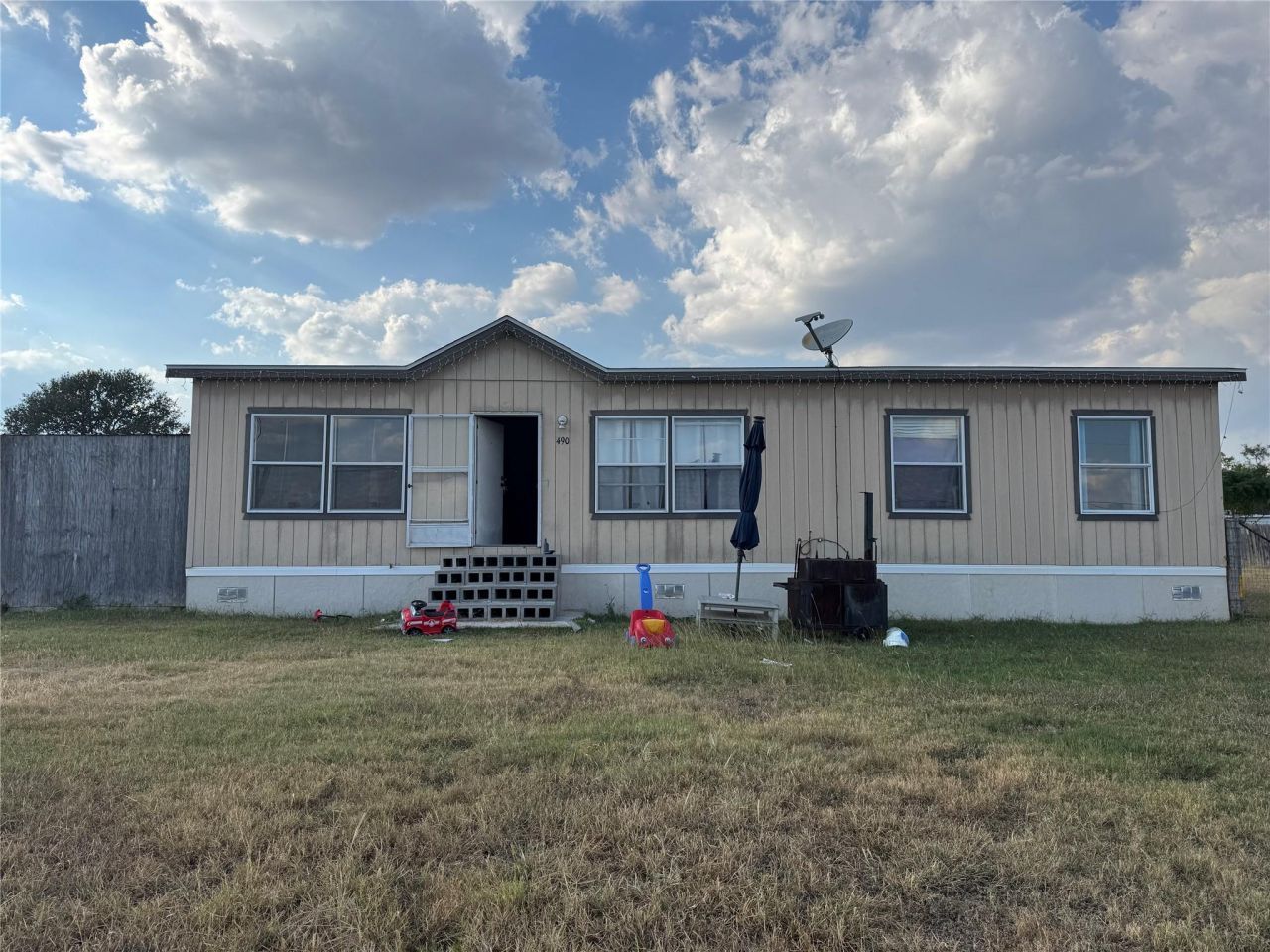 490 Rosewood Dr, Dale, TX 78616 Main Photo