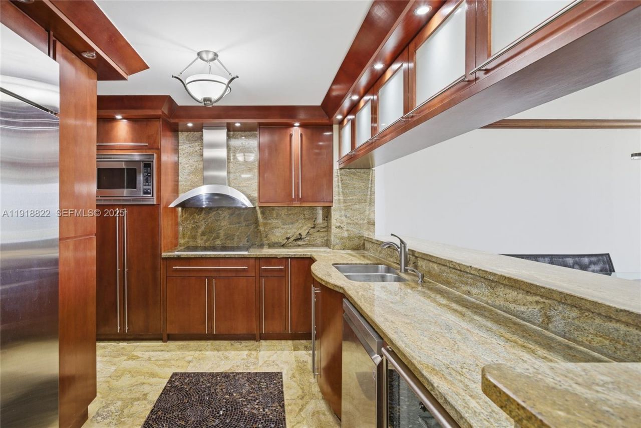 5555 Collins Ave, Unit 12N, Miami Beach, FL 33140 Photo