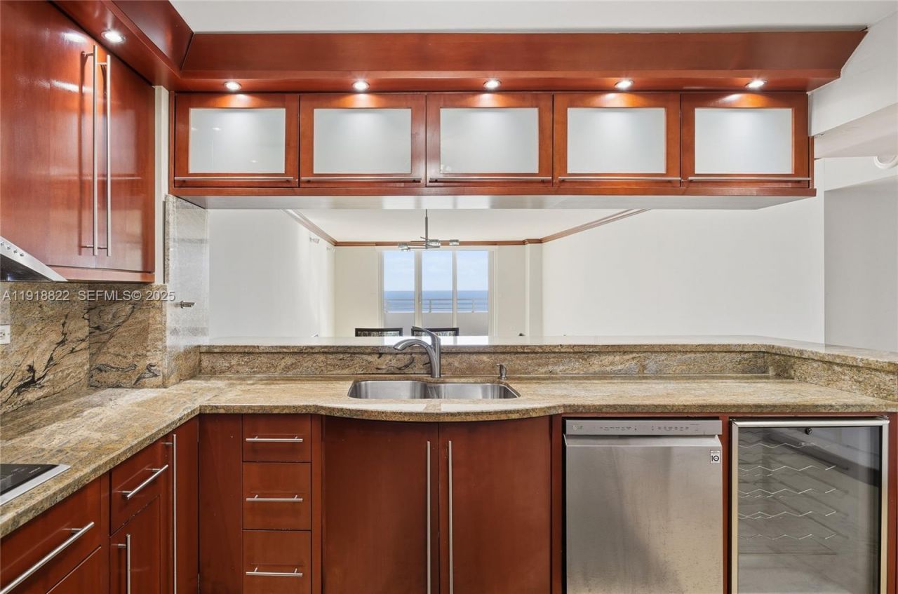 5555 Collins Ave, Unit 12N, Miami Beach, FL 33140 Photo