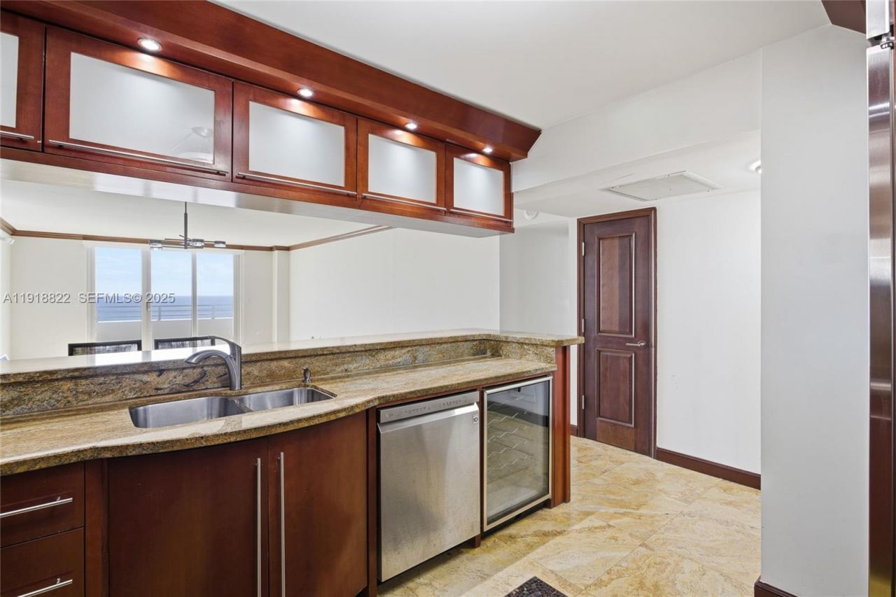 5555 Collins Ave, Unit 12N, Miami Beach, FL 33140 Photo