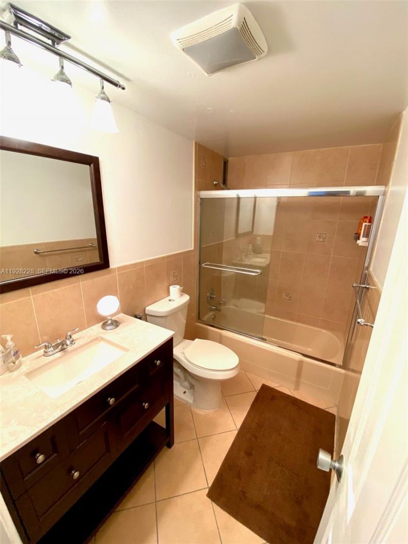 400 Golden Isles Dr, Unit 6, Hallandale Beach, FL 33009 Photo